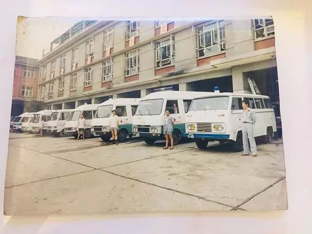 一组老照片 带你看自贡急救从2811到120的变迁史_救护车