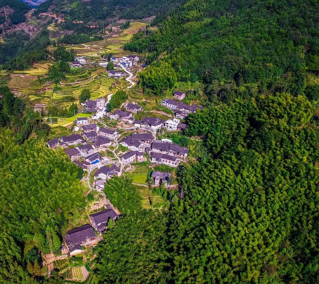 古韵村庄悠悠南山