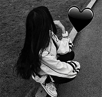 原创丧图头像馆女生全是泪水的手机屏幕是打不了字的