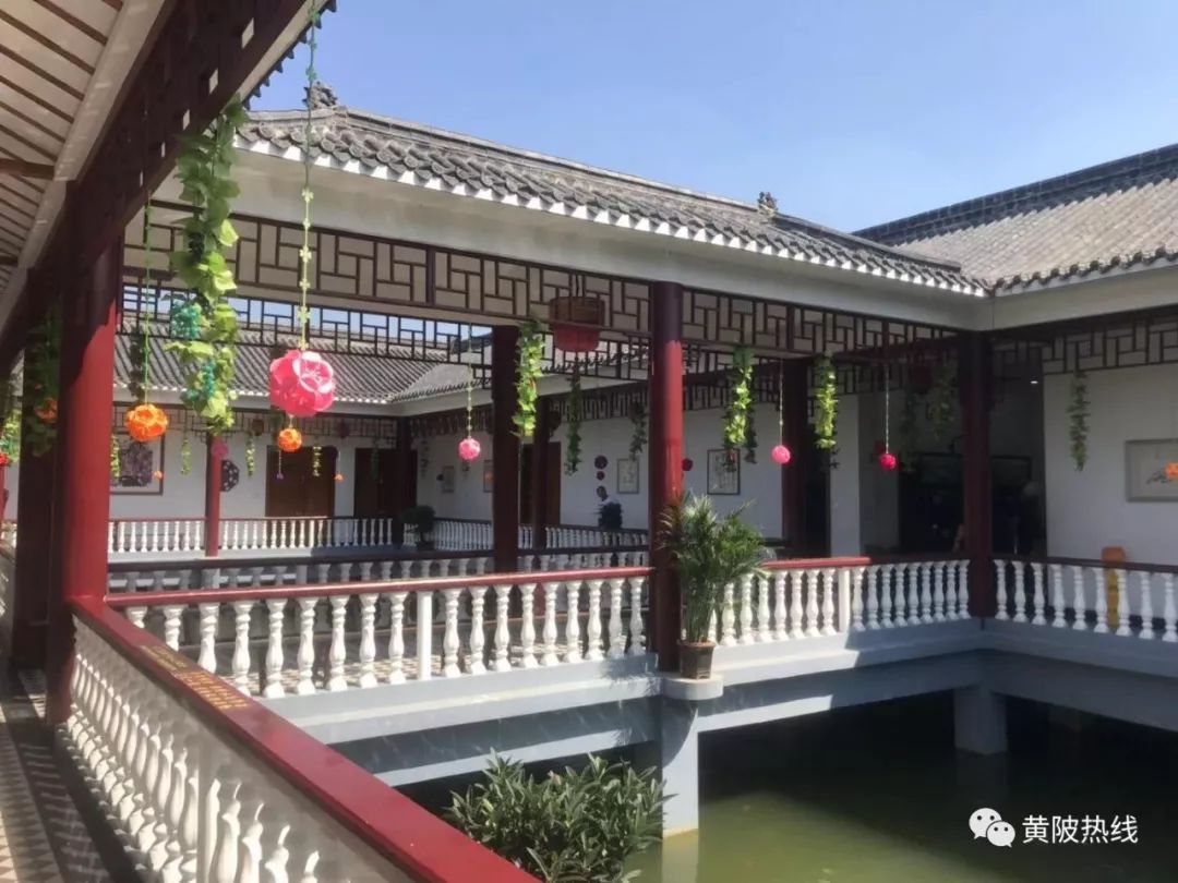 黄陂前川马迹山园林山庄花满园