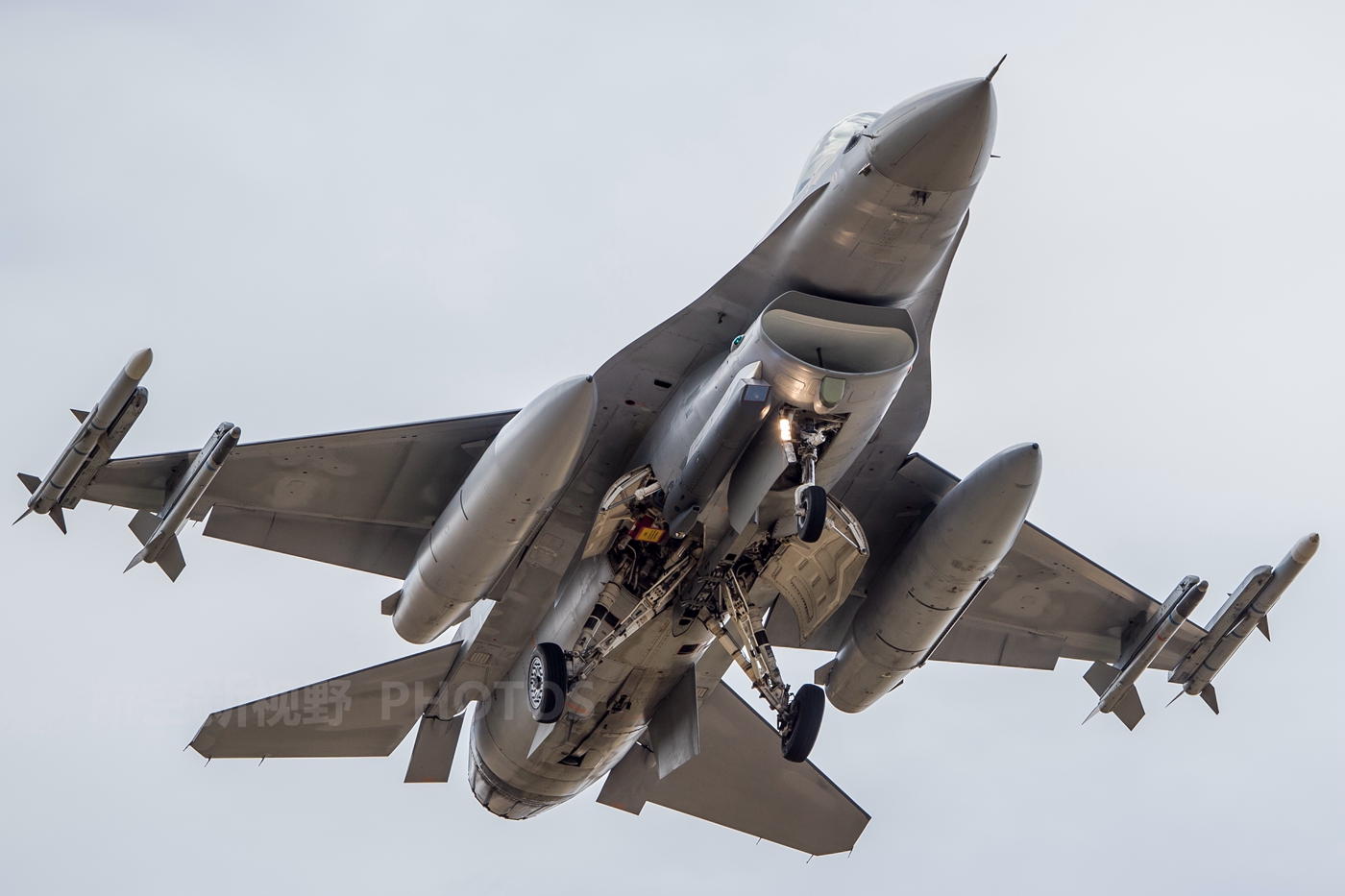 比利時空軍f-16戰鬥機,小國的空中優勢戰鬥機,數量減少戰力不減