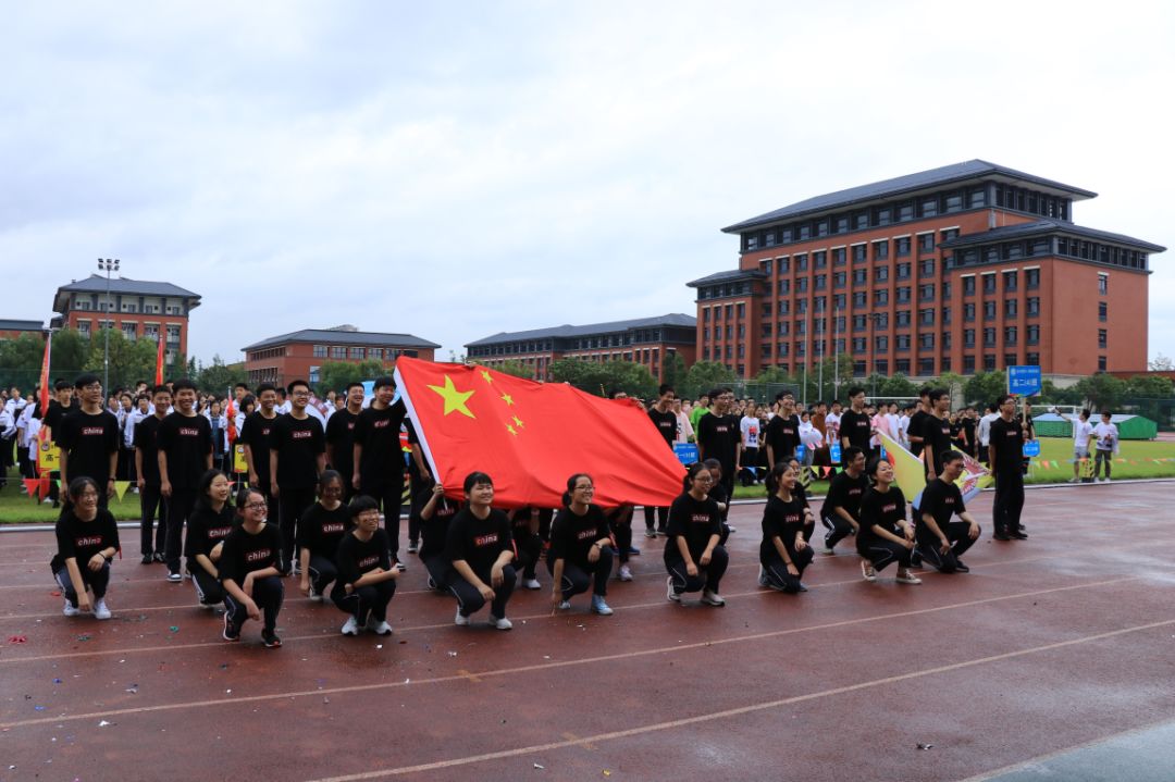 慈中书院爱国,是至高无上的品德,是民族的灵魂.
