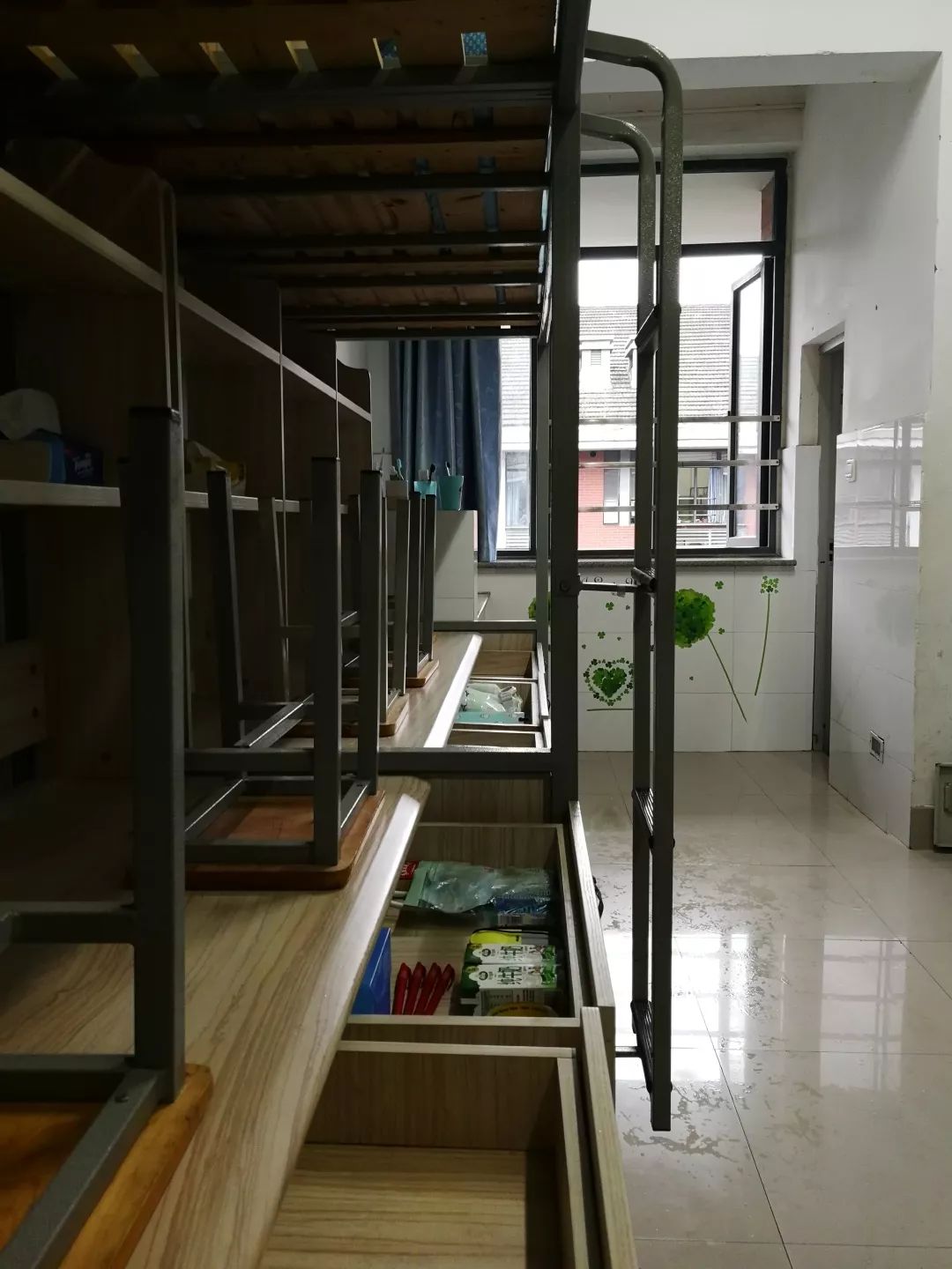成都七中高新校区第十届寝室美化大赛规范化大赛成功举行