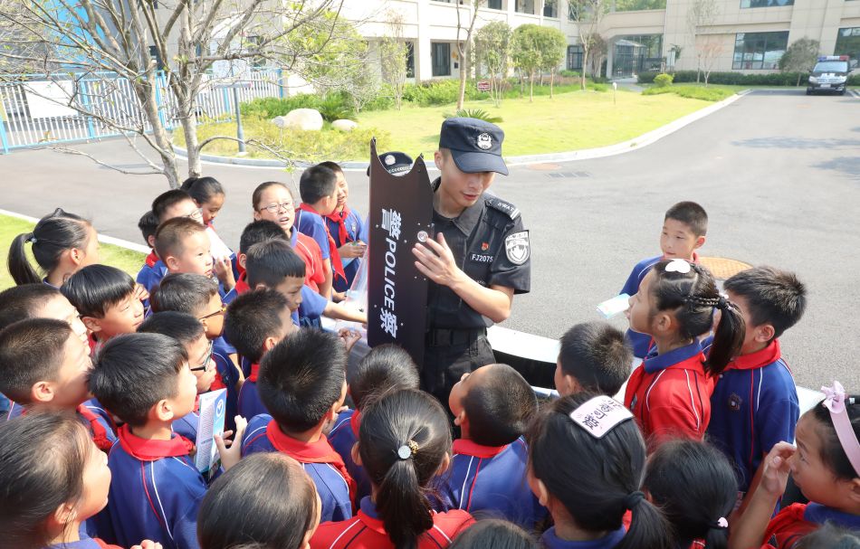 推送单位:柯城区大成小学返回搜狐,查看更多