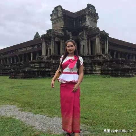 柬埔寨亡人节美女云集网友她们的笑容由我来守护