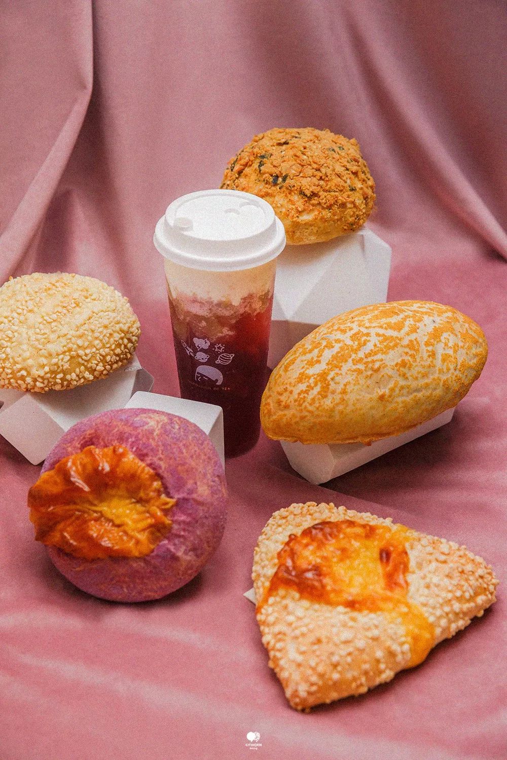 喜茶把泡面包进了欧包里?味道竟然还不错