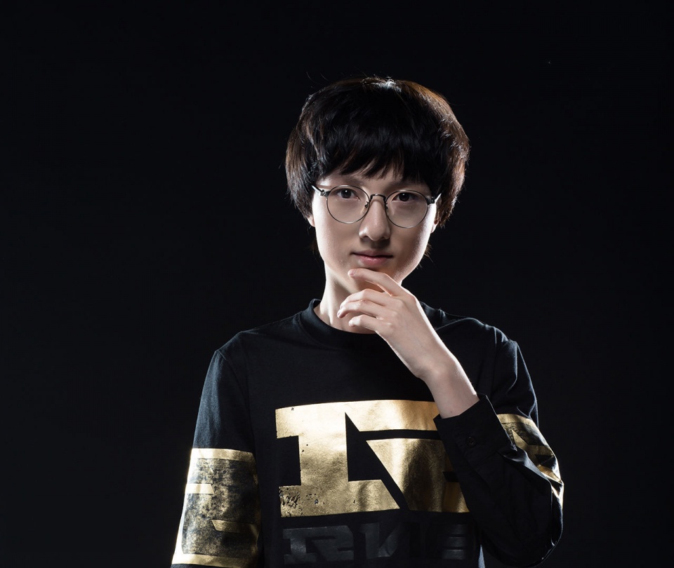 英雄联盟:mlxg首次获悉奥恩打装备?喊话严君泽在线打钱!_letme