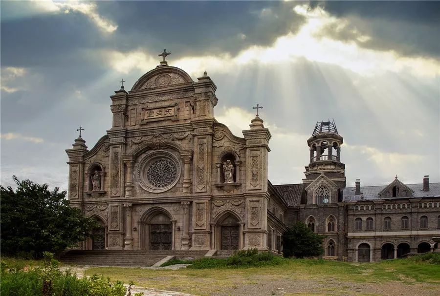 石湫街道航空影视大学城三张名片促发展