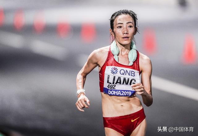 升国旗奏国歌!梁瑞夺得多哈田径世锦赛女子50公里竞走金牌-搜狐大视野-搜狐新闻