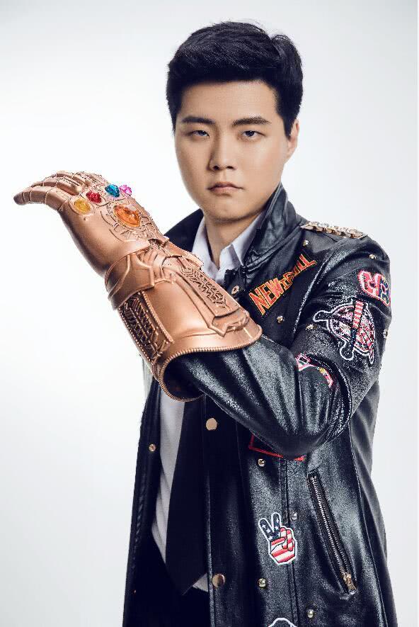 和平精英顶级官方赛人皇sky全程解说天王团战夜重磅登场