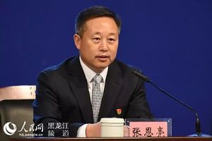 喝金鹤啤酒撸鹤岗小串市委书记发请柬邀你打卡鹤岗