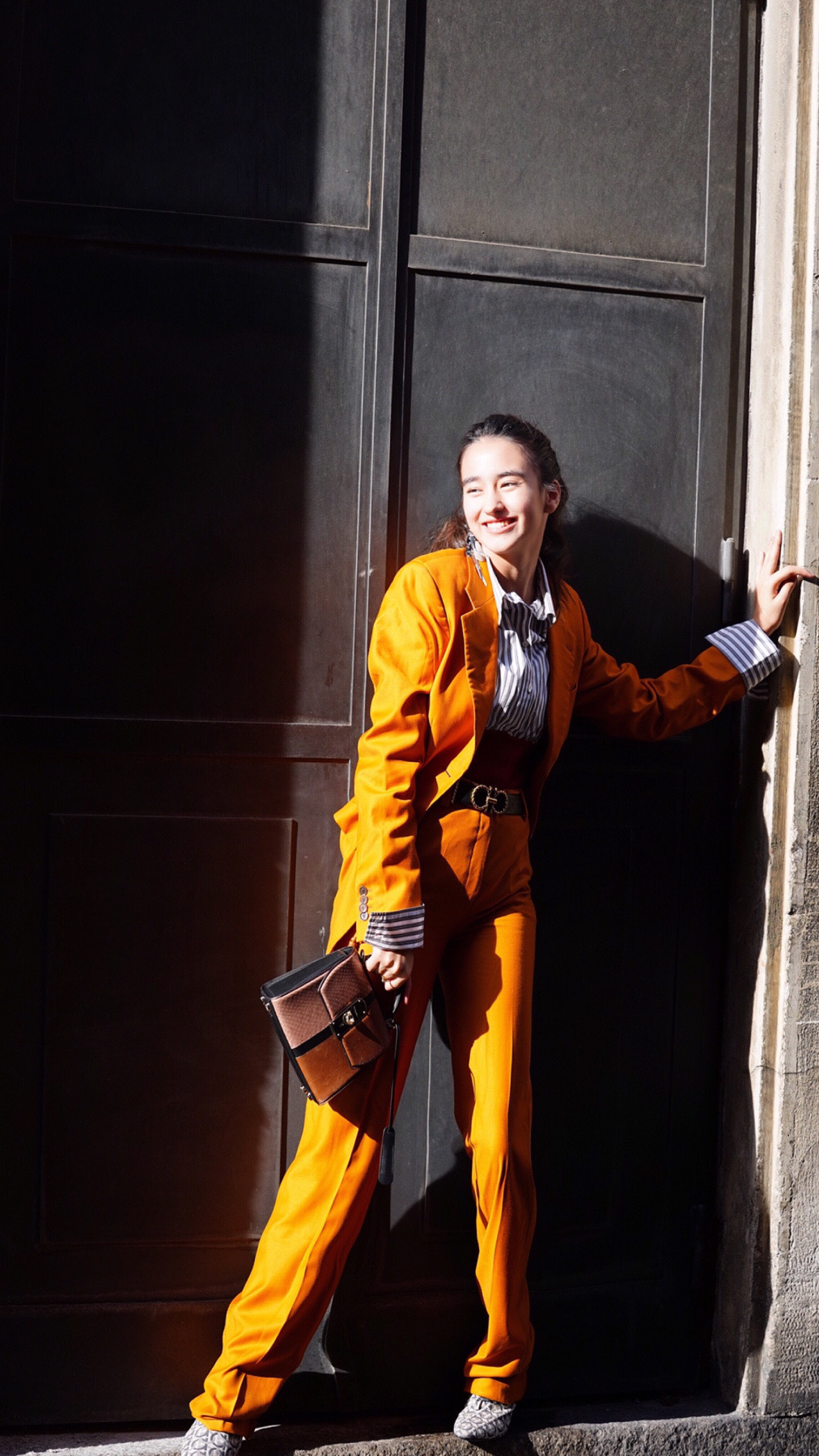 米兰时装周之行,李宛妲释放原生态自然魅力,用其自信