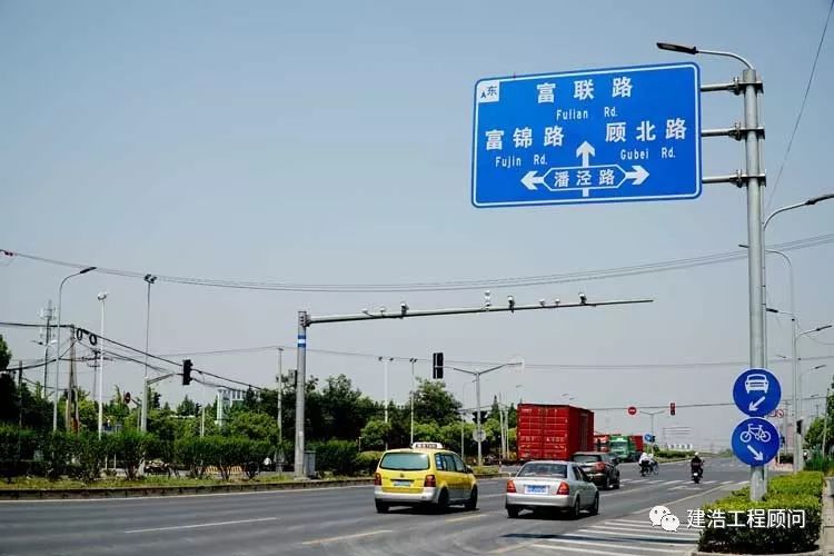 基地东至潘泾路,西至宝荻路,南至 16-03 绿化带,北至宝安公路