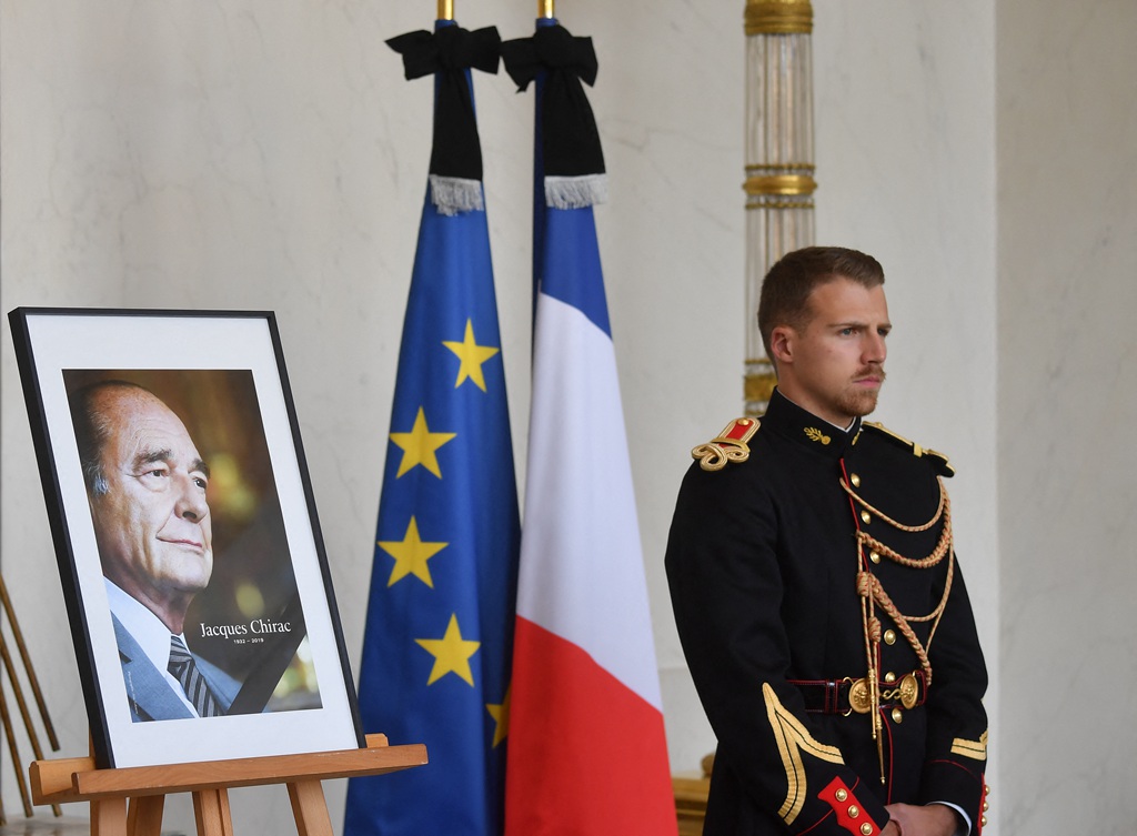 爱丽舍宫向民众开放以悼念去世的前总统希拉克