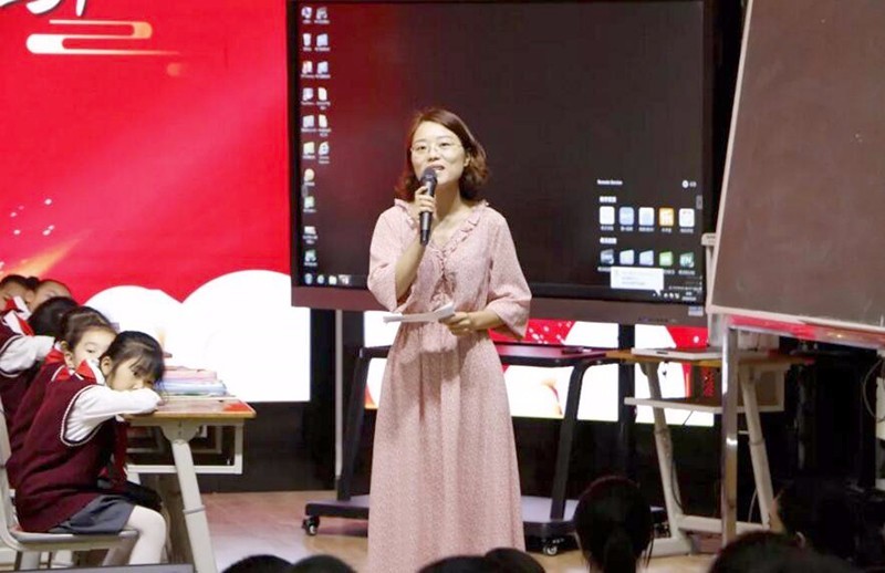 上午九时,刘虹佑老师宣布活动开始.