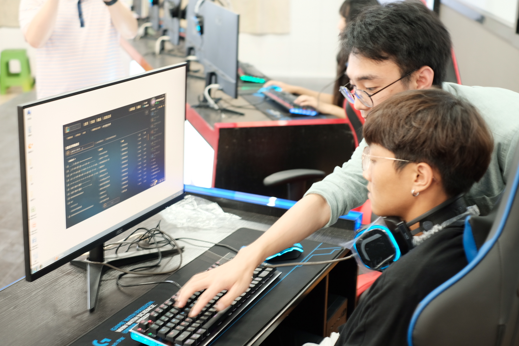 上课打游戏就能毕业?重庆一高校开设34门课程培养电竞人才_专业