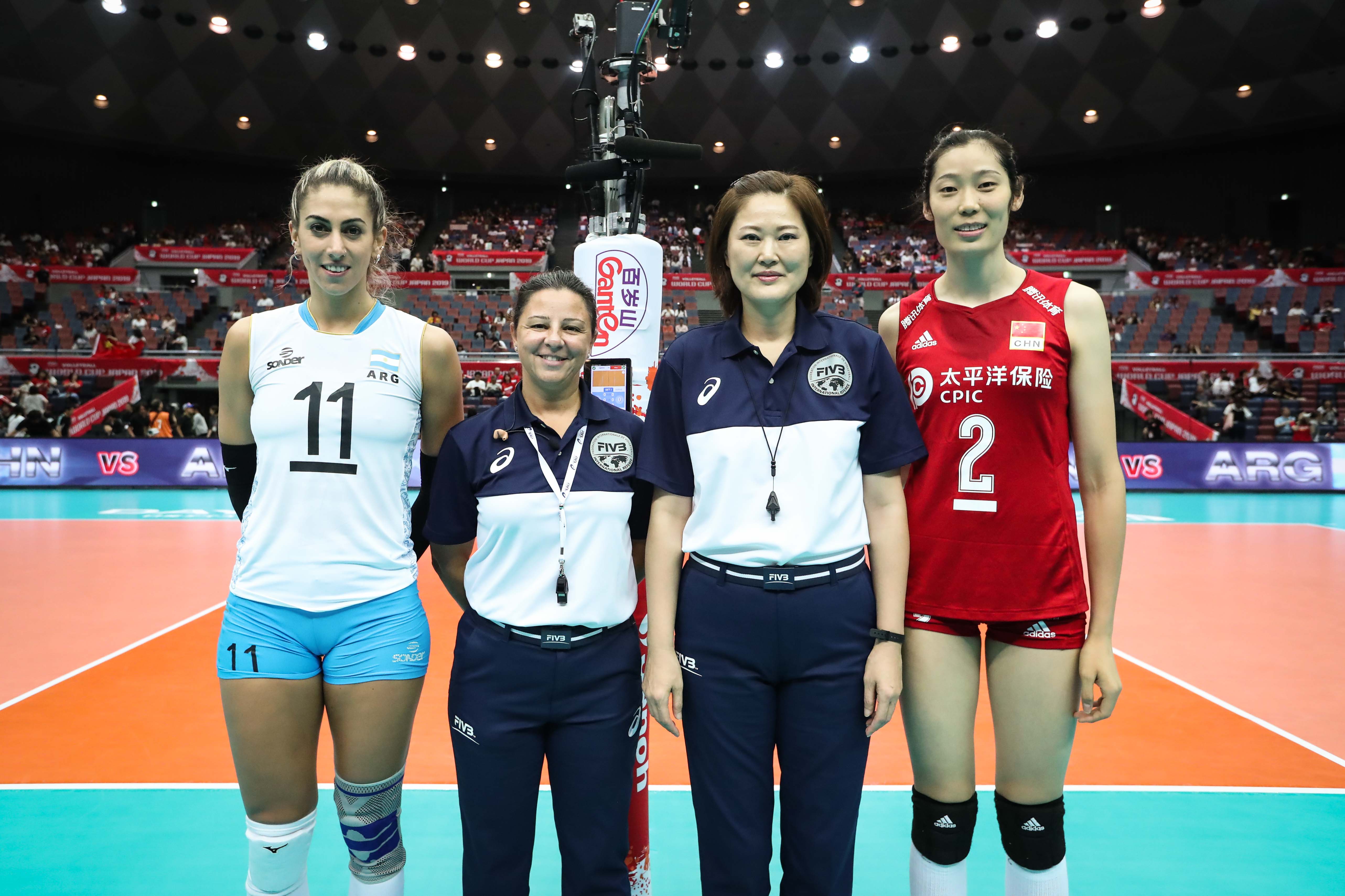 高清:女排3-0阿根廷11战全胜夺冠 朱婷劲爆劈扣