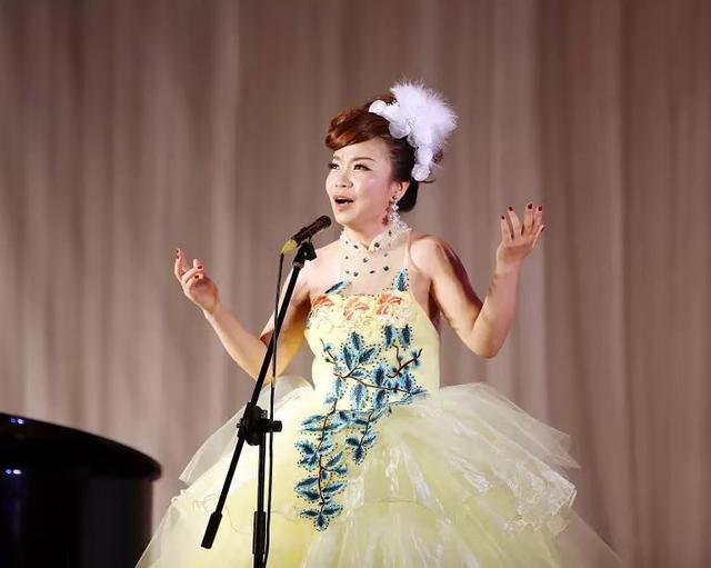 好莱坞知名导演邀请王陆芳12月将前往美国洛杉矶演出片酬将500万美元