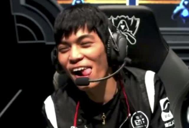 skt发文挑衅rng,配上邪媚一笑表情包,网友用这张图还击_piglet