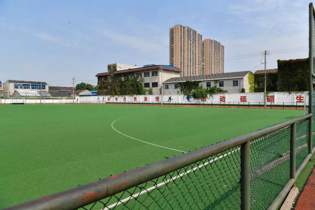 市体育局副局长堵文波一行调研武进区鸣凰中学