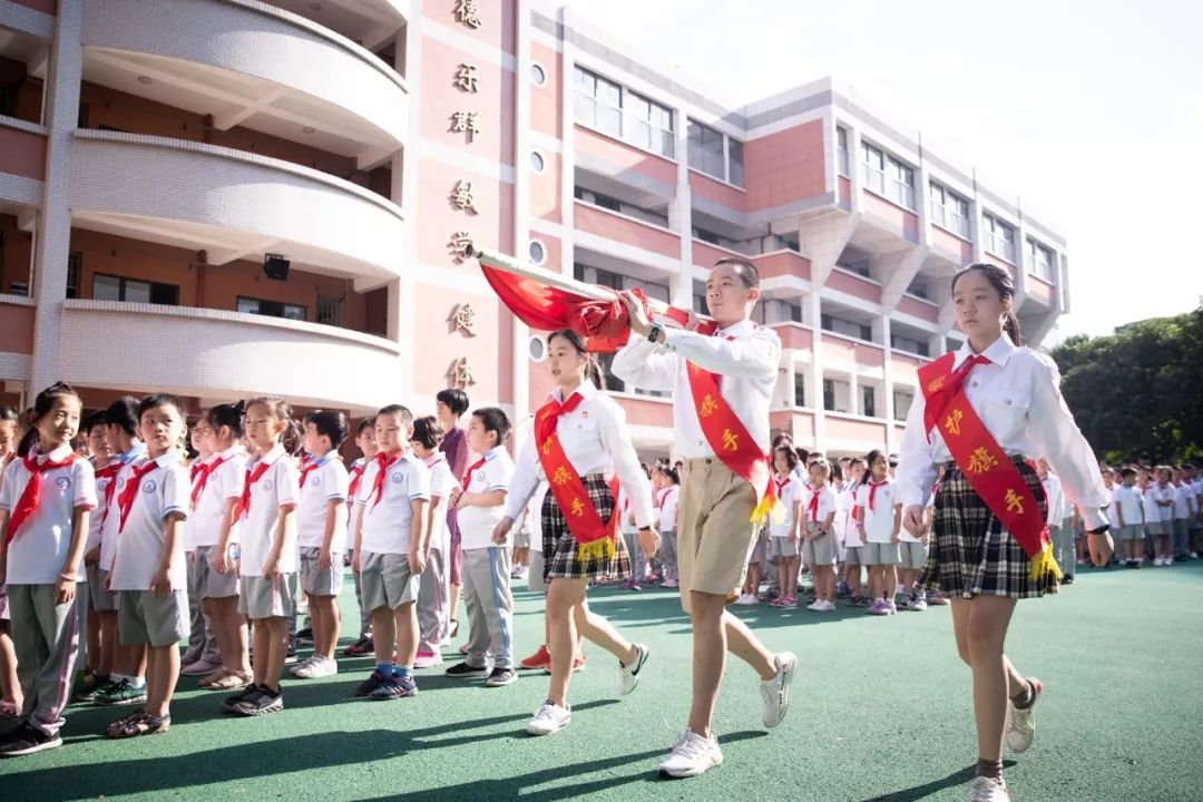 文明风61最美校园竞晒丨福州市群众路小学书香群小立敏乐博