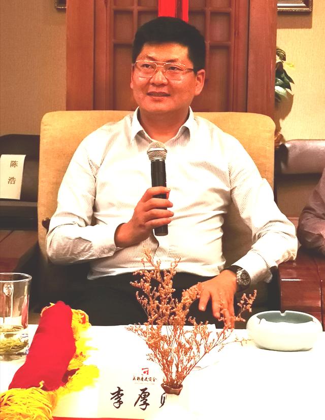 介绍商会四季度工作规划常务副会长 钟成华常务副会长 胡晓常务副会长