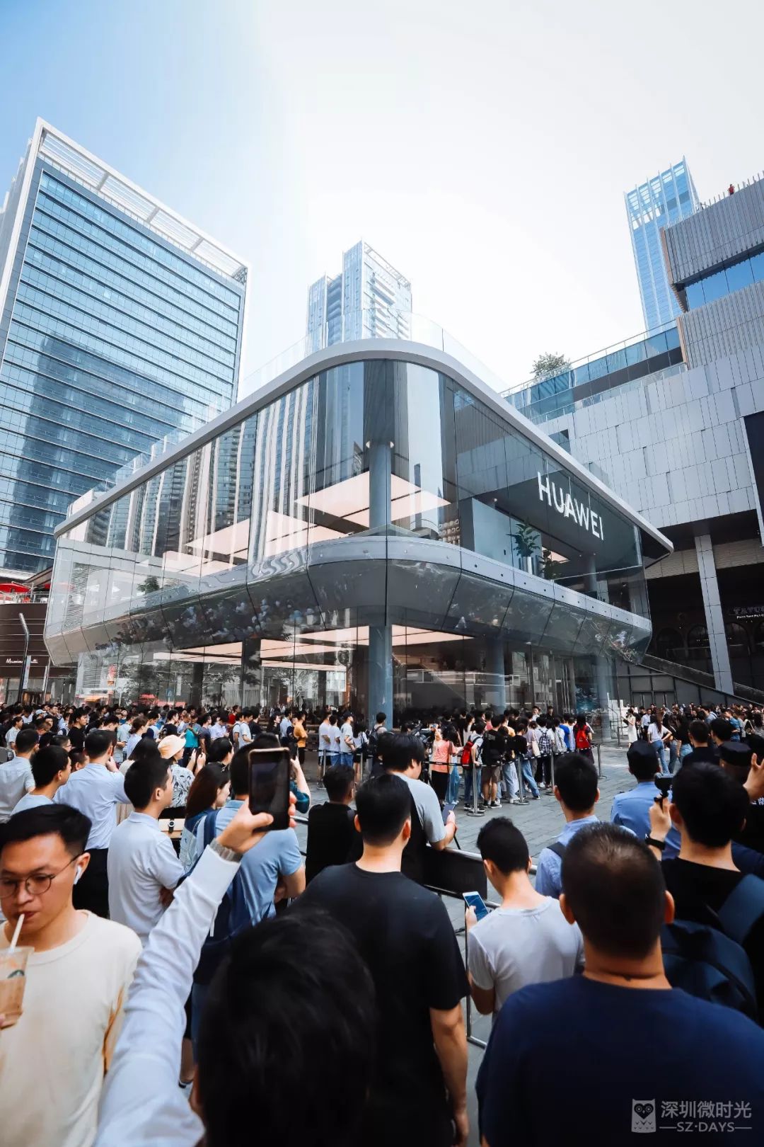 华为全球旗舰店来深圳啦今天开业