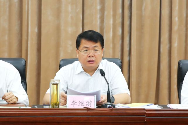 县委常委,政法委书记刘伟同志宣读了原创文办〔2019〕13号《原阳县