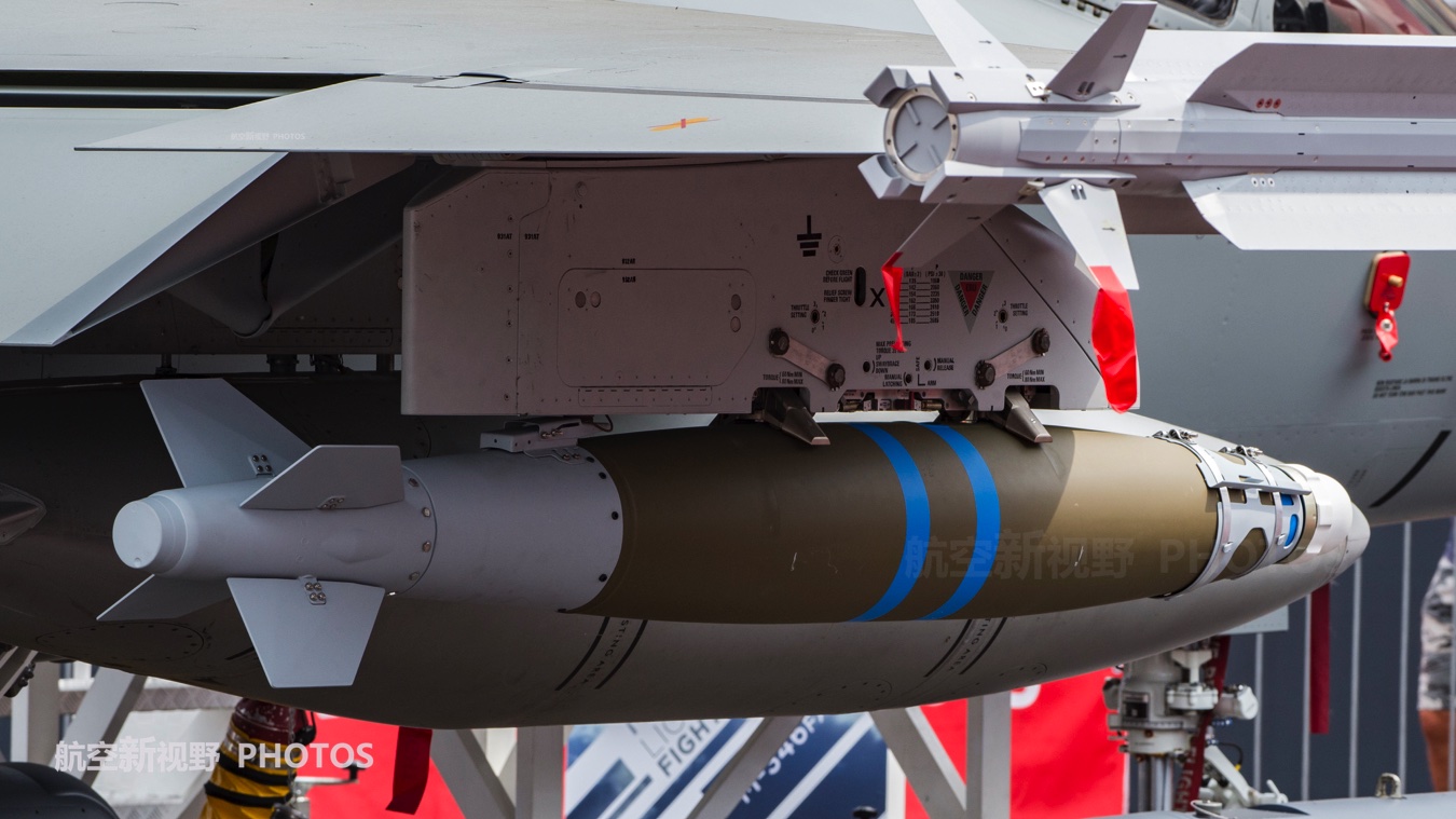 炸弹外,意大利马基公司t-346 fa 轻型攻击机还可以挂载美制的gbu-38