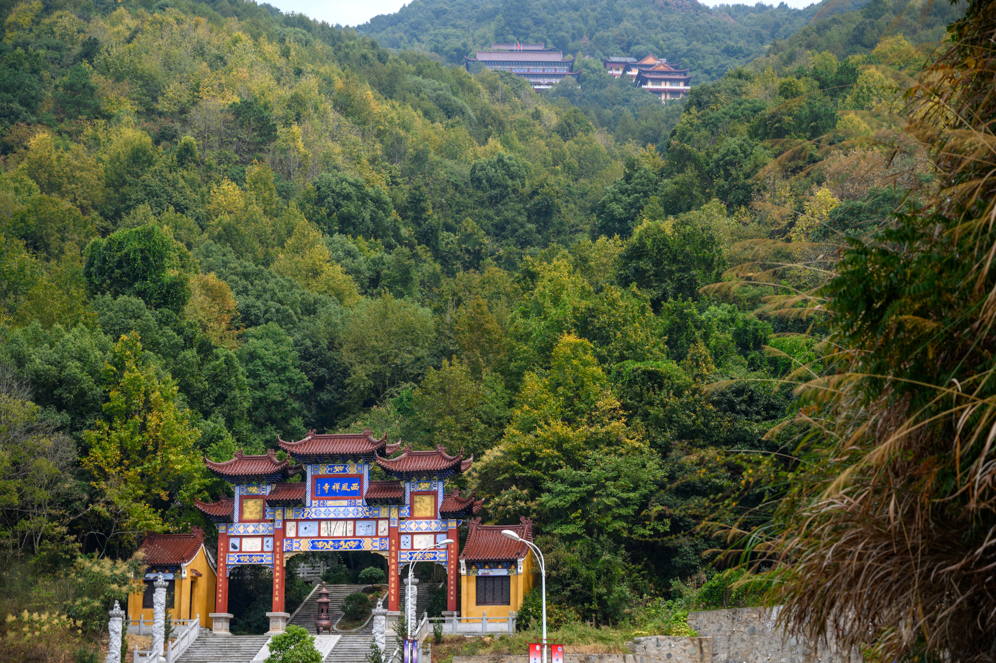 唐代古刹西风禅寺,以风命名的寺庙,坐落于安徽太湖莲花湖畔