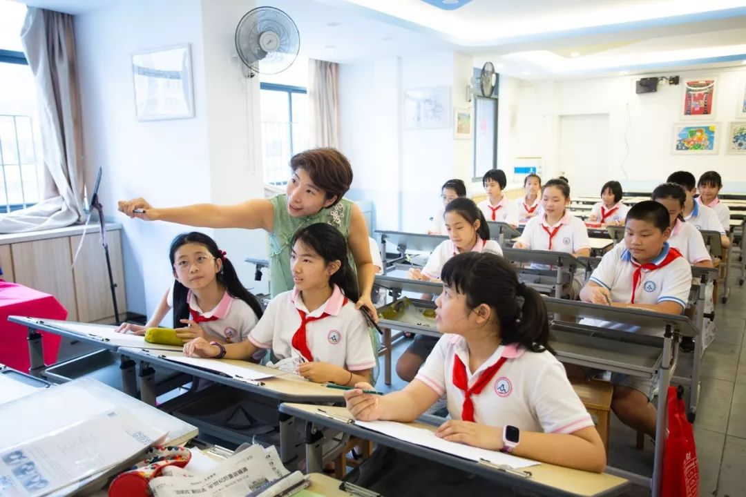 文明风61最美校园竞晒丨福州市群众路小学书香群小立敏乐博