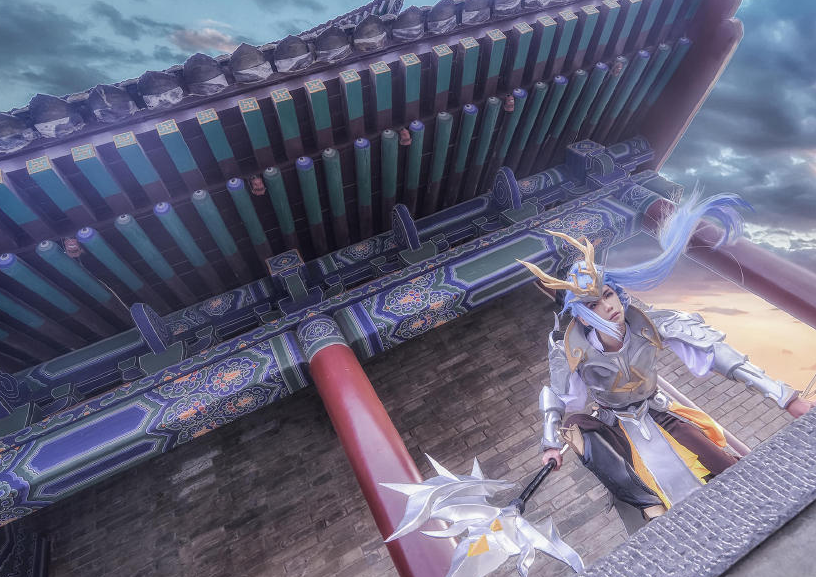 小哥cos韩信白龙吟,简直比原画还惊艳:这是要突破次元壁?