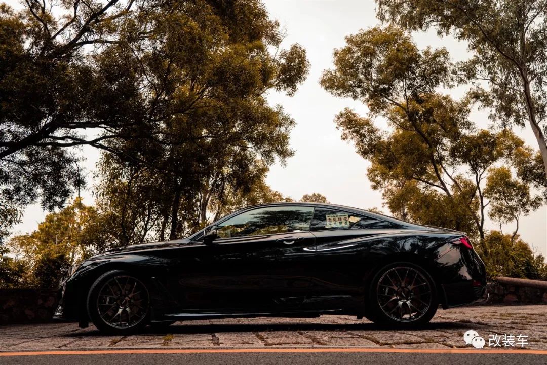 奇瑞王英菲尼迪q60改装黑武士全身散发出凶猛气息