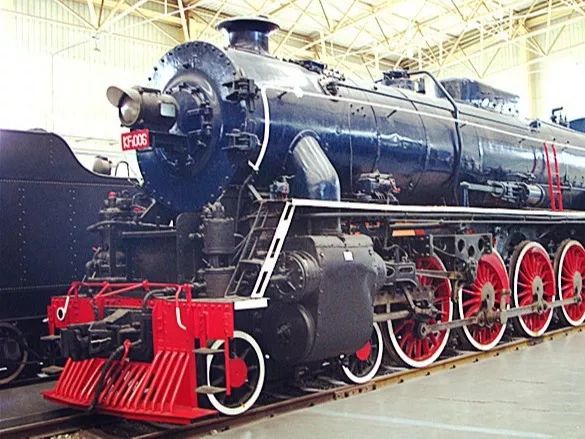 (人民)sl(胜利)中国第一台自己设计的干线货运机车——前进型蒸汽机车