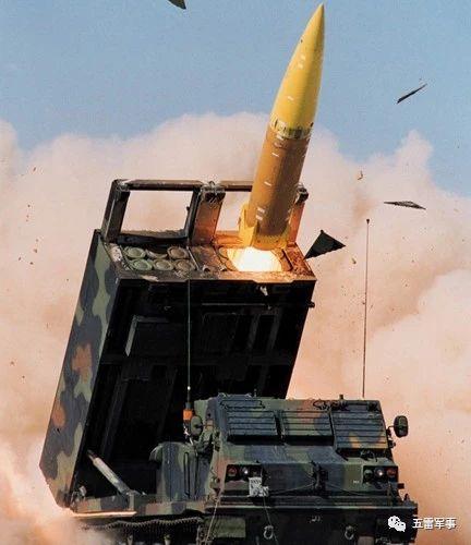 说我军就拥有了一款全球最强的常规火炮,新远火既有火箭炮的爆发火力