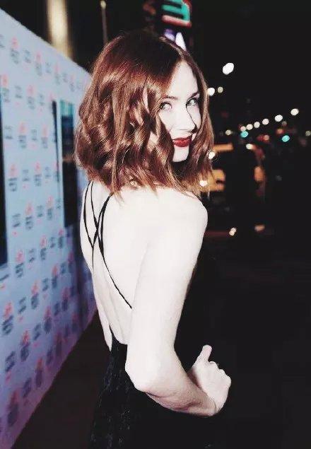 漫威第一长腿星云凯伦吉兰穿中式旗袍大秀身材