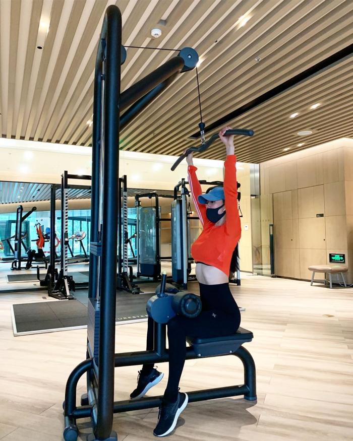 韩国美女李成敏克拉拉近日健身房私拍视频泄露