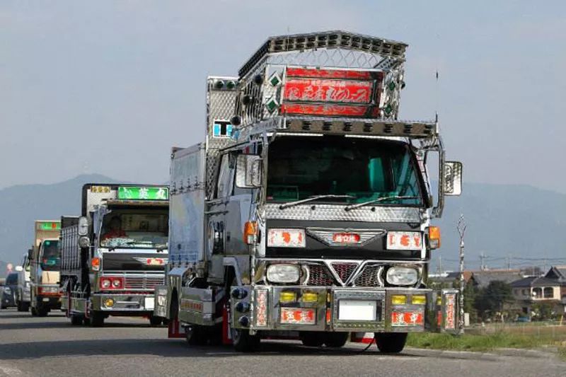 花140万只为改装一辆卡车日本暴走卡车究竟多疯狂