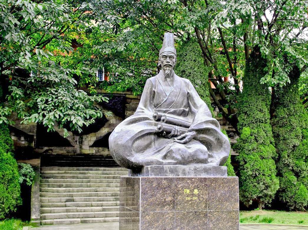 他是三国中的强者,秉笔直书做良臣,失意病卒留下《三国志》_陈寿