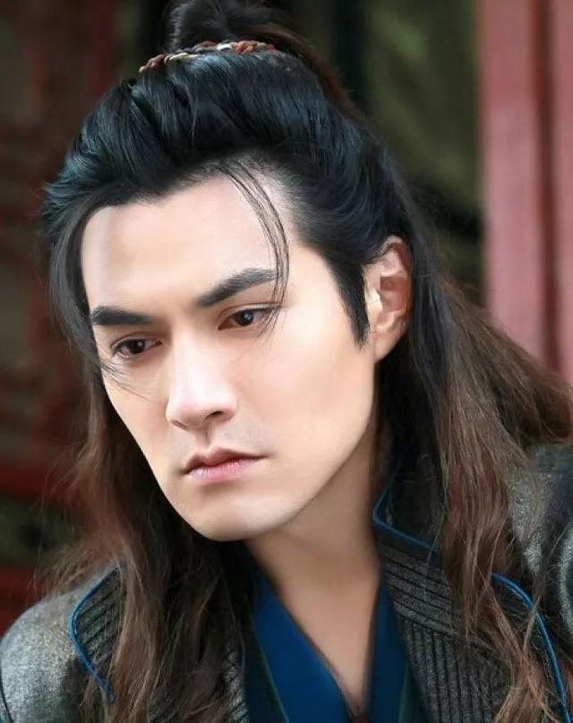 40岁严屹宽凭冻龄颜值和反差萌个性向中年油腻sayno