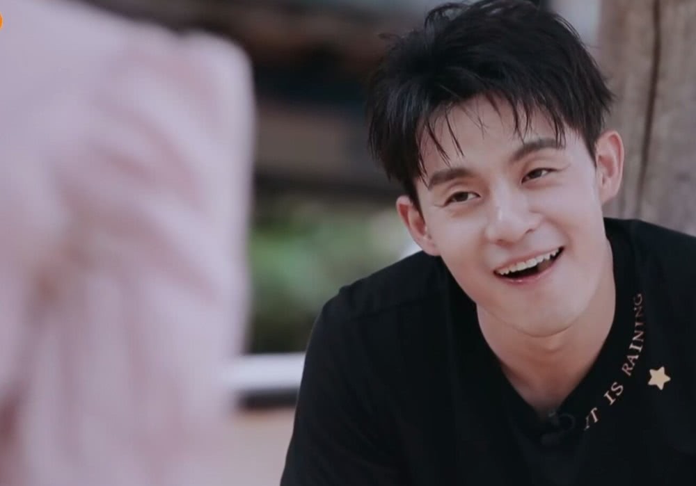 他还说自己号称百宝箱,卓逸凡与宋湲相处久了以后,高冷气质都开始接地