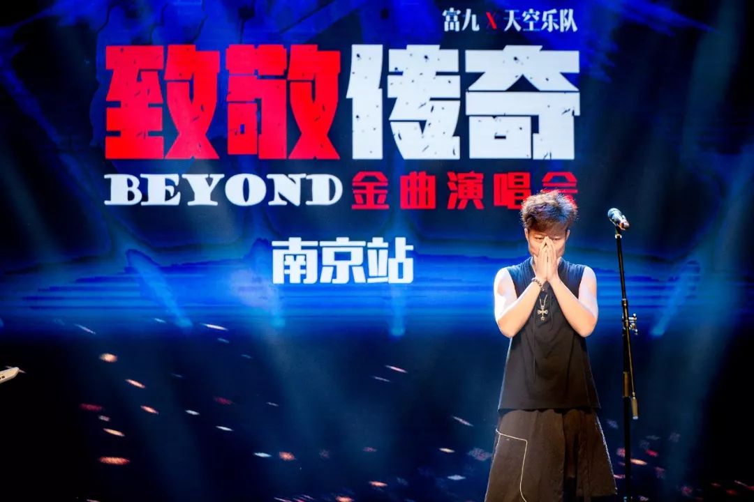 伴奏乐队:武汉天空乐队武汉天空乐队历届主唱:杨博 中国好声音李致贤