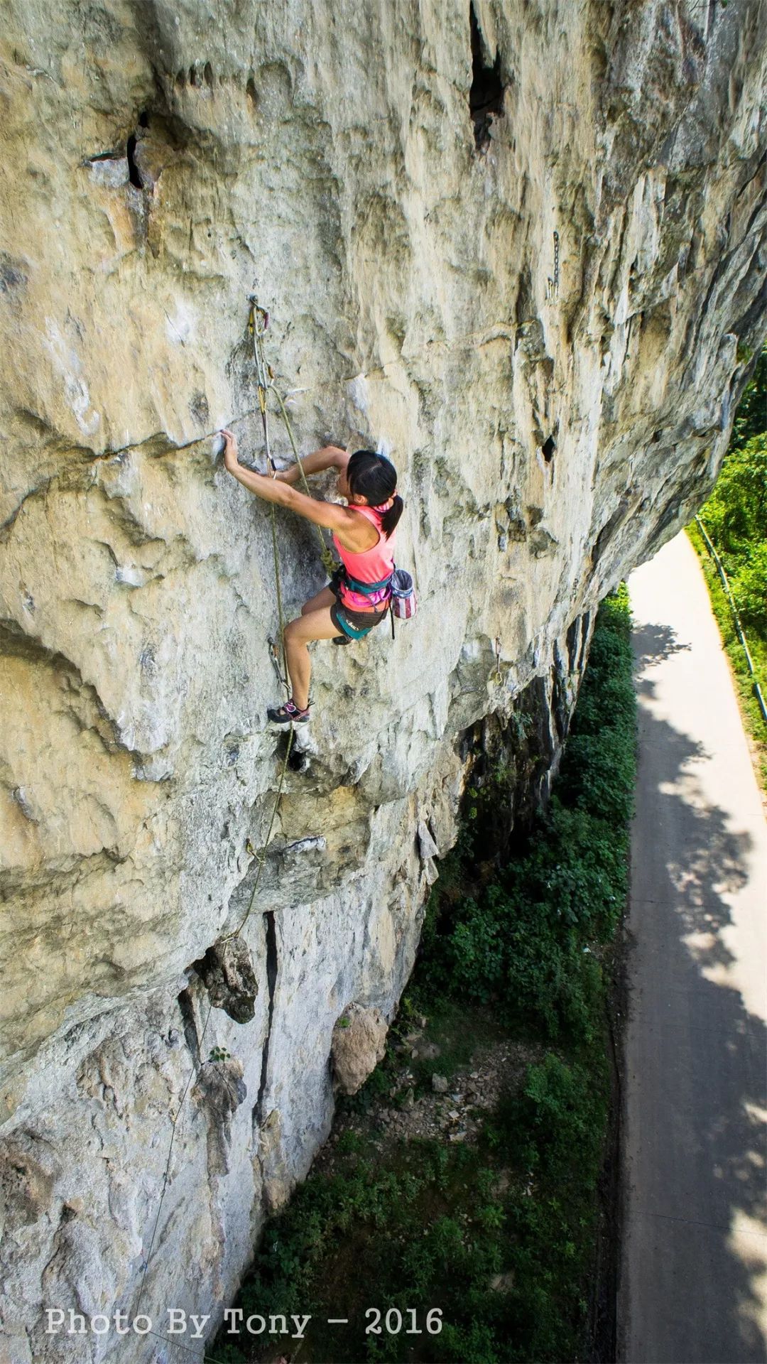 国内女子顶尖攀岩运动员竟为装备发愁丨max探索客_刘佳