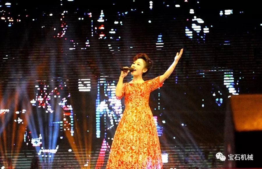 深深的祝福奋进的力量宝石机械举办庆祝新中国成立70周年文艺晚会