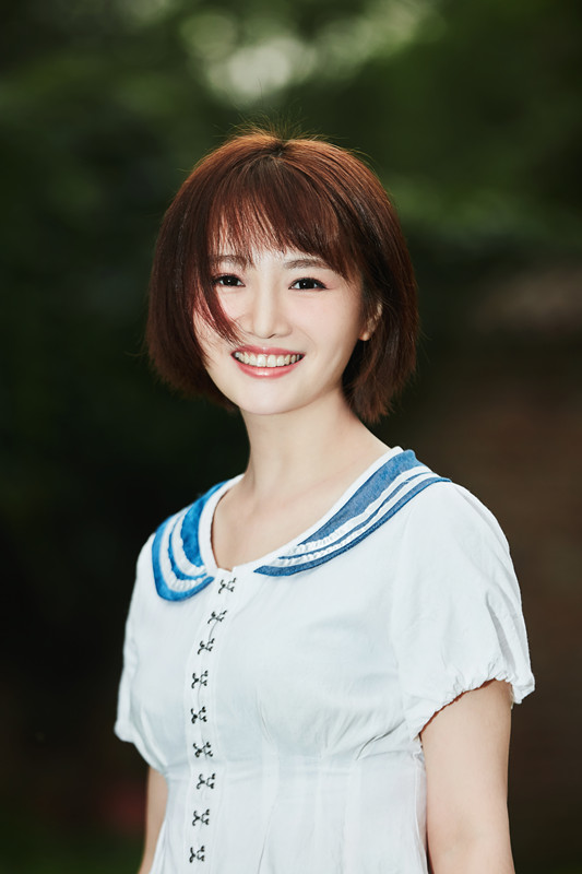 我的莫格利男孩热播付柔美琦写真俏皮帅气