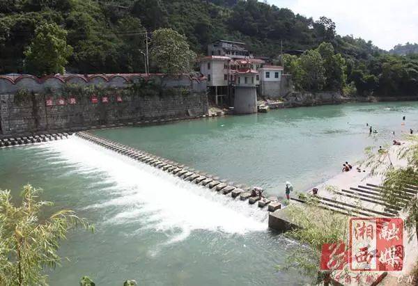 滚水坝下藏着夺命陷阱