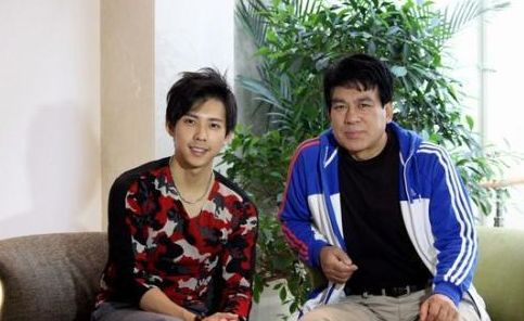 朱时茂儿子婚礼一直分居的老婆范旭霞首露面抢了儿媳的风头