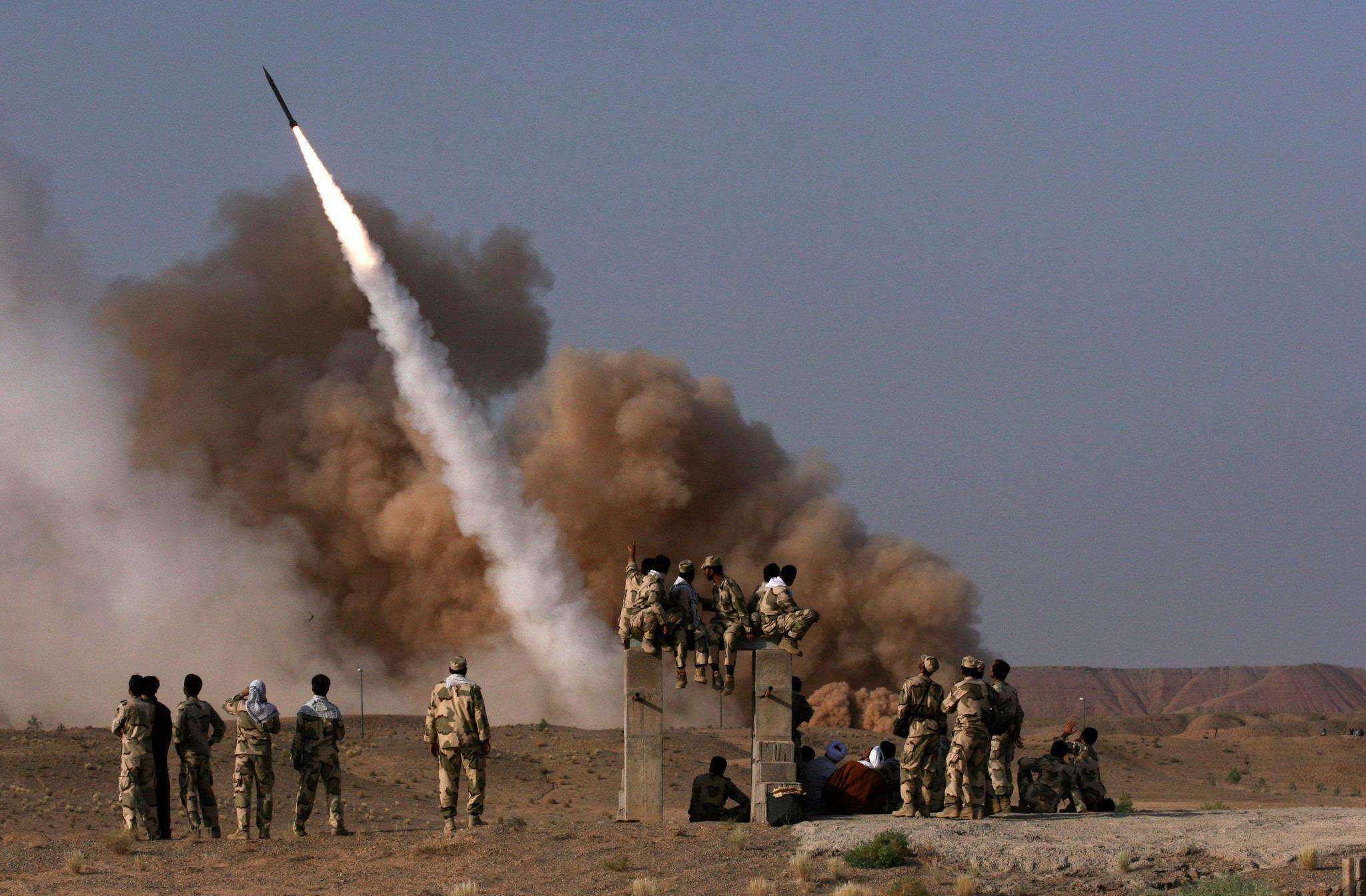 原创胡塞武装取得大胜一举包围沙特3个旅数千名士兵举手投降