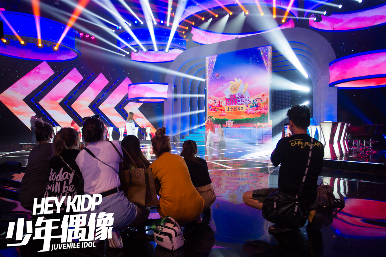 独家曝光幸福账单里焱娃娃和妈妈一起设计创作的娃娃仙仙裙