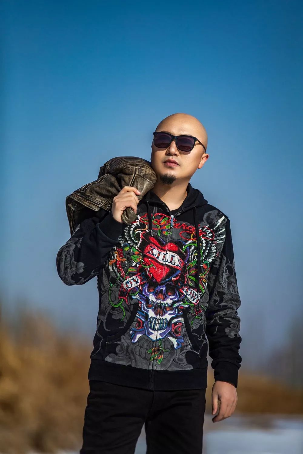 蓝野乐队是内蒙古成立最早的一支蒙古族rock-pop乐队,蓝野(khuh kheer